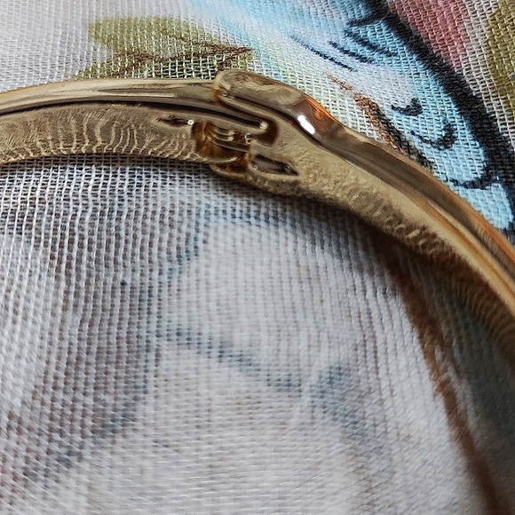 Potato Pearls Pearl Gold Tone NEW Heavy Well Made Clamper Bracelet - Picture 9 of 15